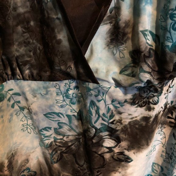 EEUC V-neck sleeveless blouse with texture (XL) - Picture 2 of 4